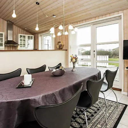 Holiday Avernakøvej Feriehus *